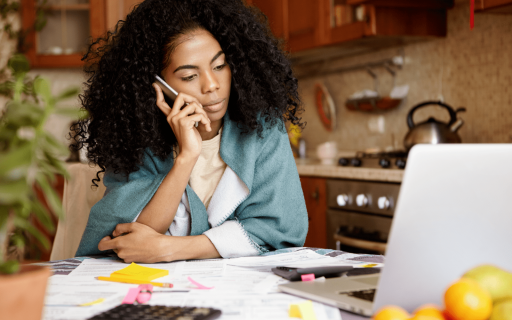 ¿Cómo debo actuar en una llamada para cobrarme?