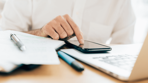 ¿Cómo contacto a mi acreedor después de años sin pagar?